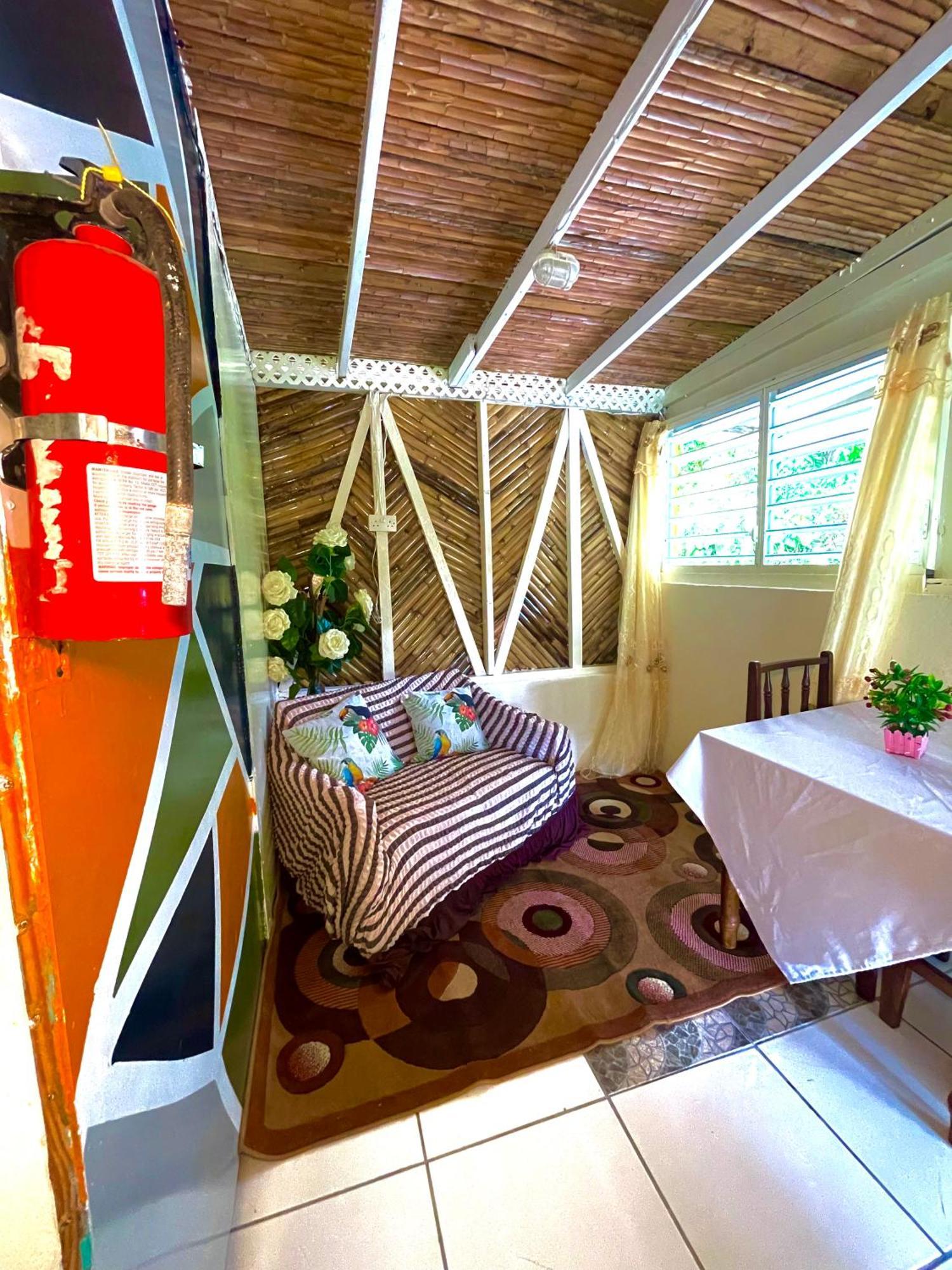 Le Petit Paradis Roseau Buitenkant foto